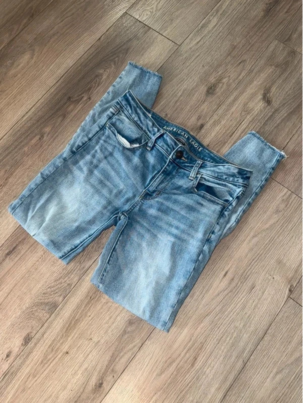 american eagle distressed skinny jeans